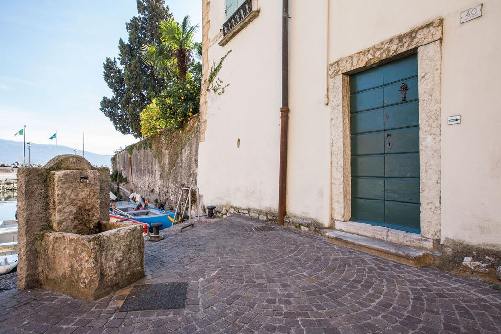 Il Batti Apartment Water Front And Private Beach Toscolano-Maderno Kültér fotó