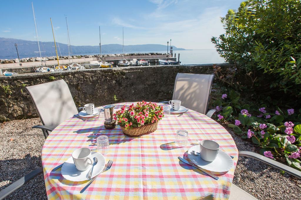 Il Batti Apartment Water Front And Private Beach Toscolano-Maderno Kültér fotó