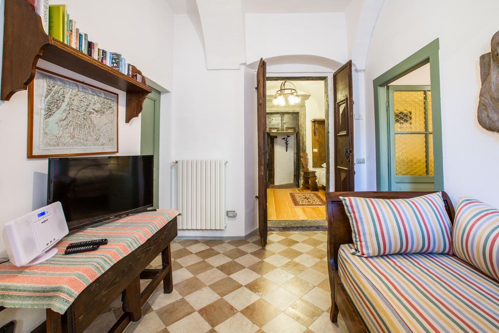 Il Batti Apartment Water Front And Private Beach Toscolano-Maderno Kültér fotó